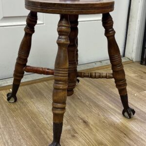 #ST06 USED PIANO STOOL (w/out seat)